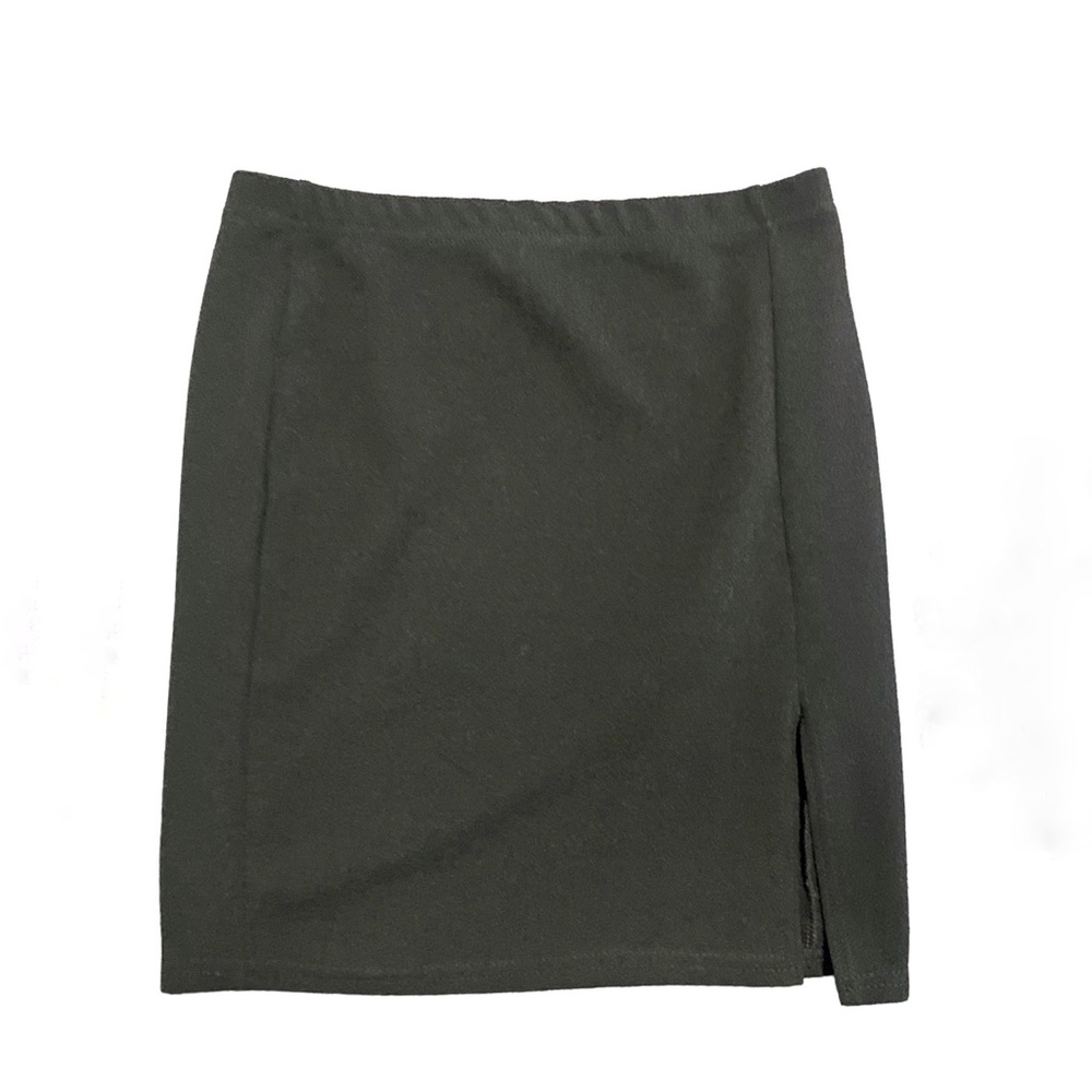 Pretty Little Thing Jemmia Black Split Mini Skirt